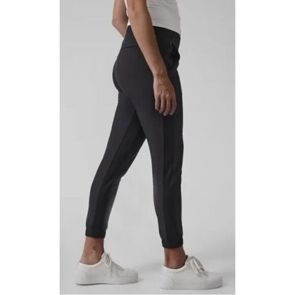 NEW Women's Athleta Brooklyn Jogger Pants‎ Black Size 24 - Picture 1 of 11